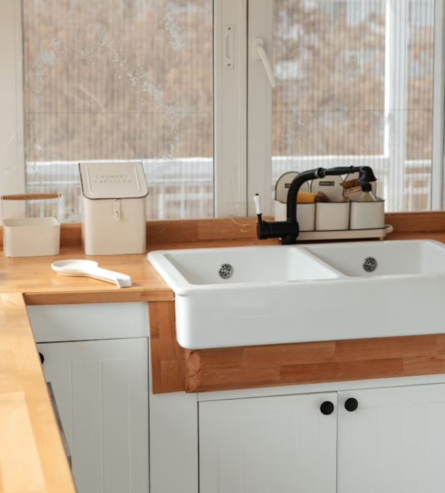 tap sink organised tidy